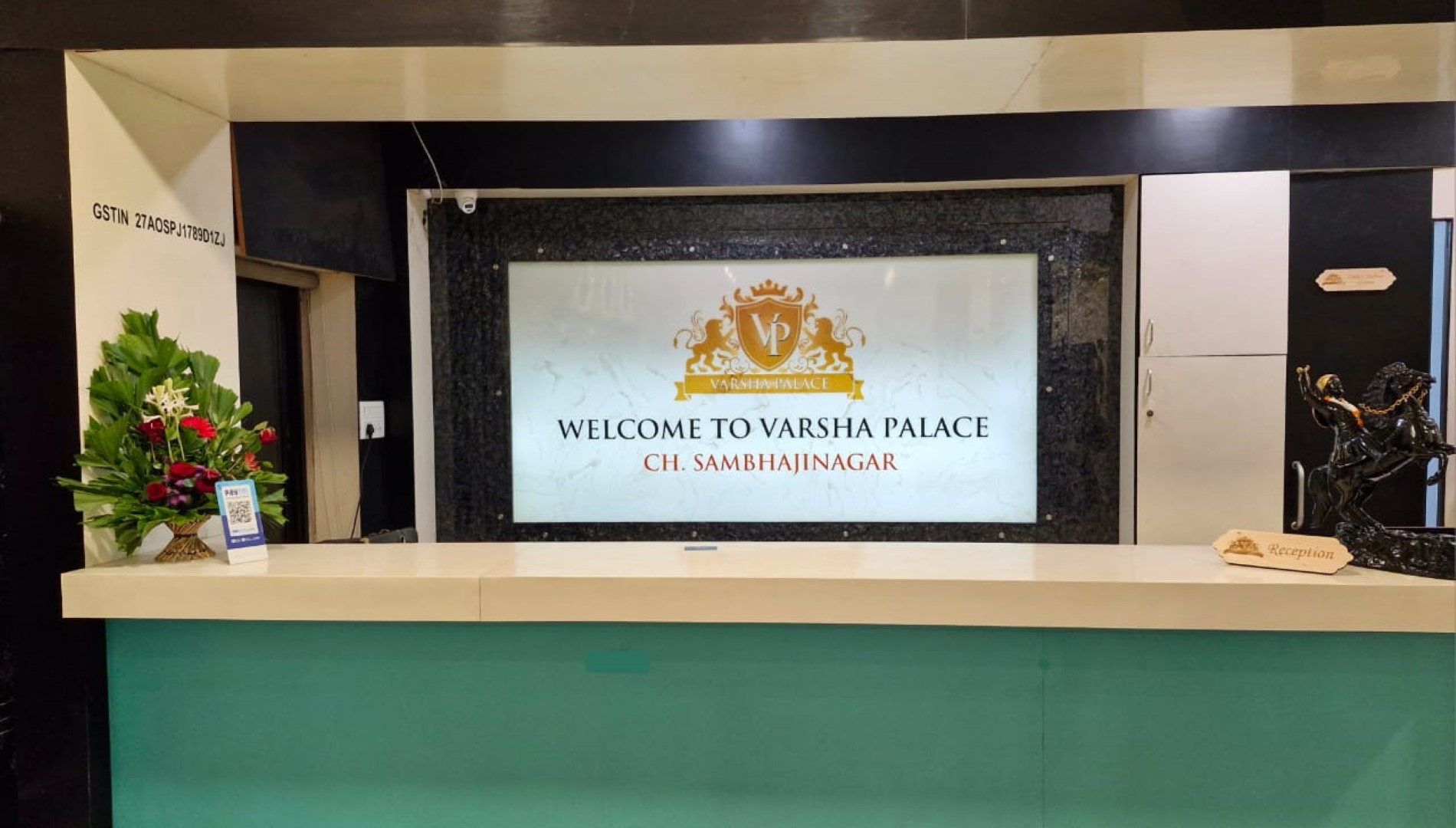 Hotel Varsha Palace Slider 1